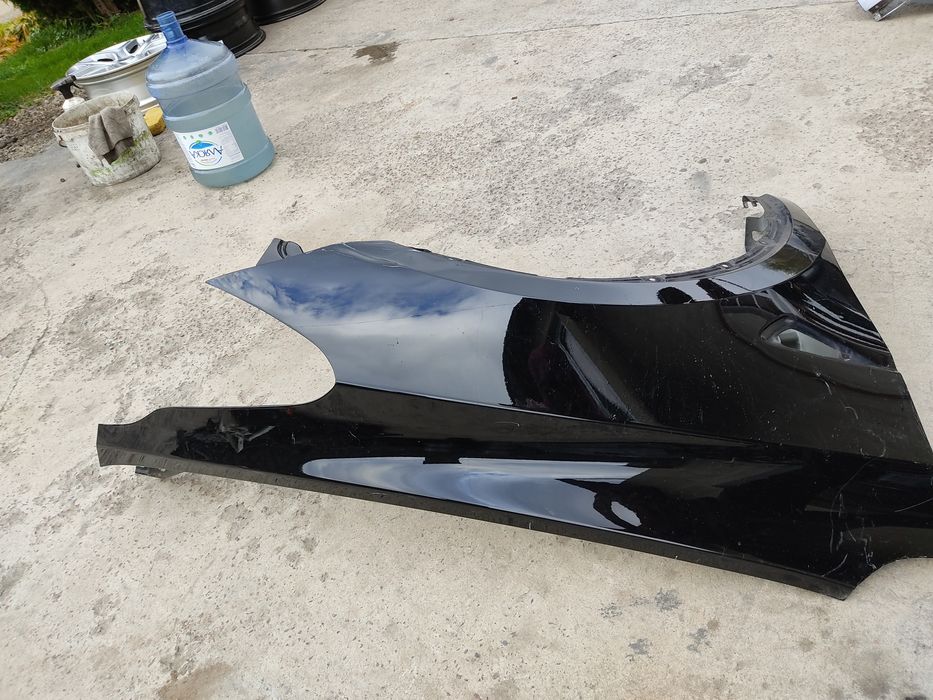 Крило переднє праве Tesla model Y оригінал
