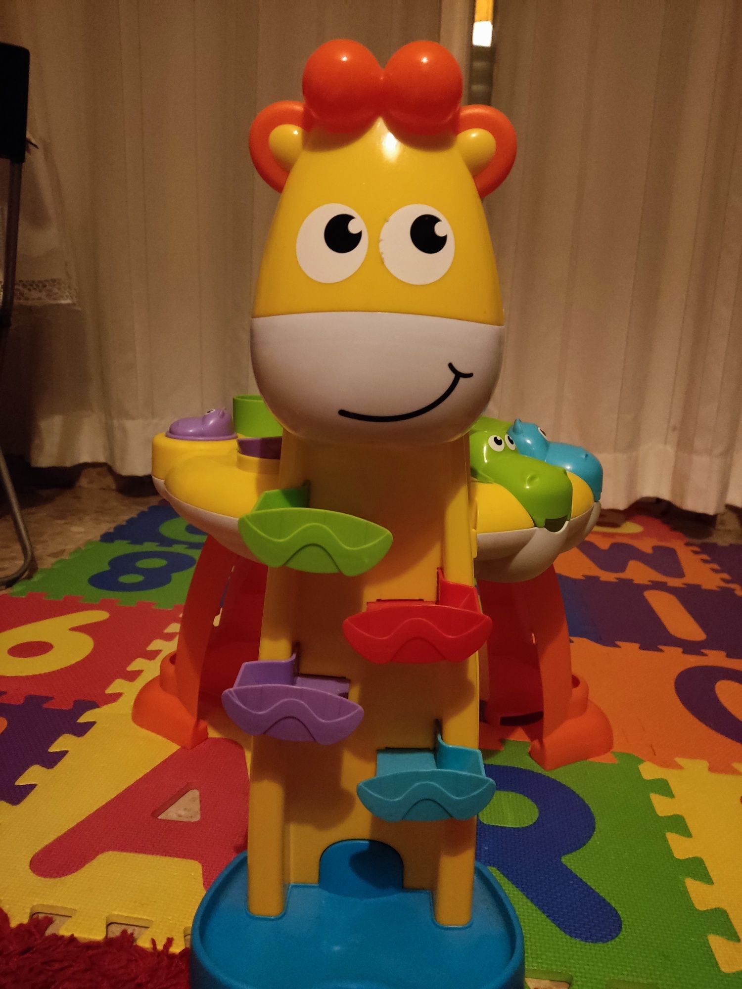 Mesa de actividades Girafa muito divertida