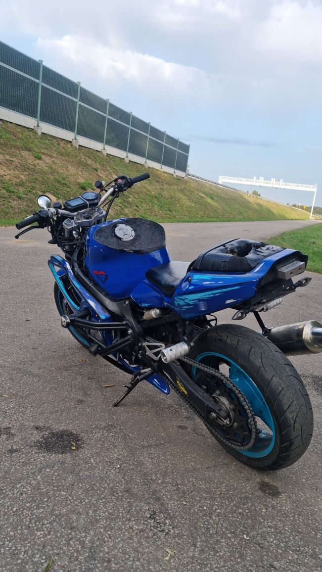 Honda cbr 600 f4is stunt