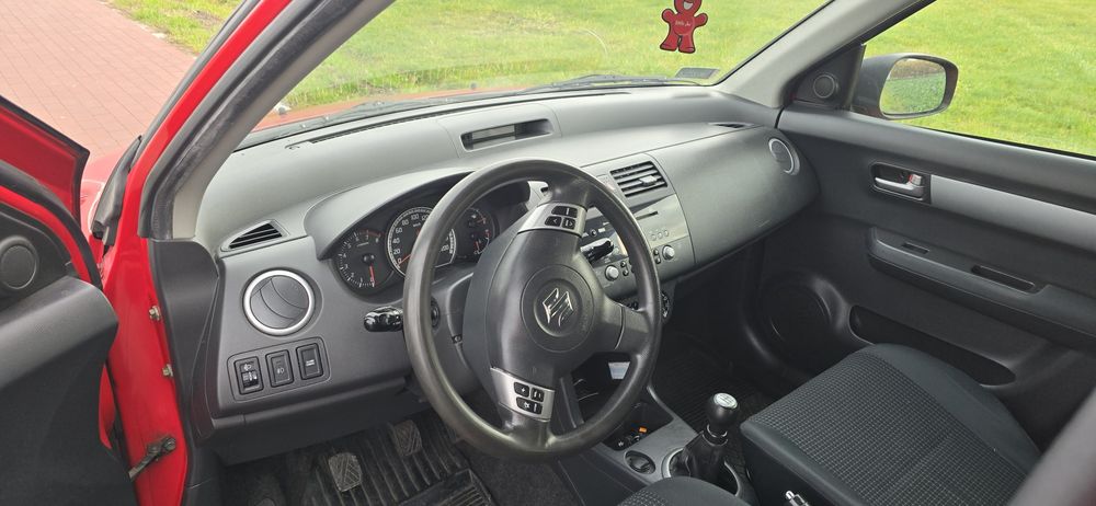 Suzuki Swift 1.3B 2005r, 5 drzwi klima