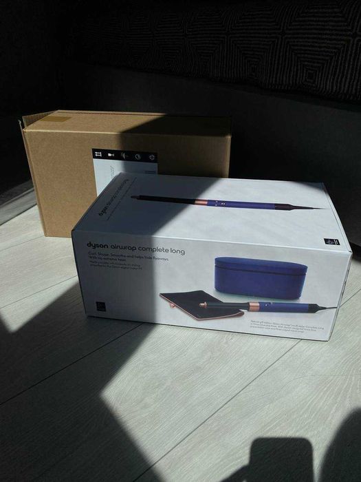 Новий фен-стайлер Dyson Airwrap HS 05 (Blue/Rose)