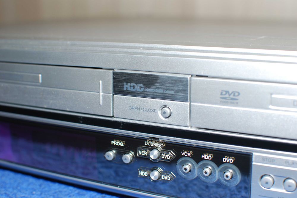 Kopiarka Funai DVD-VR370 z HDD do przegrywanie VHS na DVD z pilotem