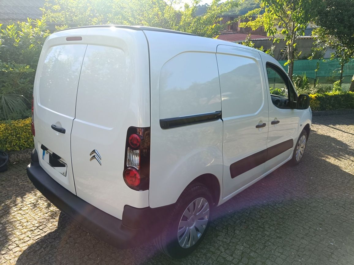 Berlingo 1.6hdi automática C/girafon