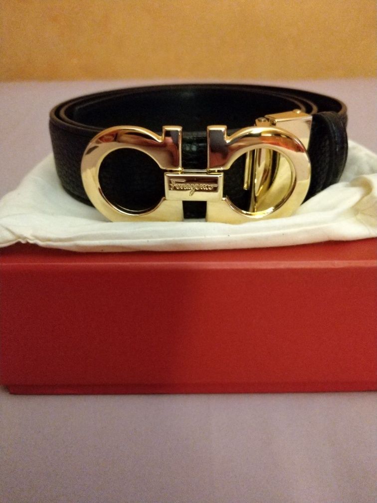 Wyprzedaż pasek męski Salvatore Ferragamo.