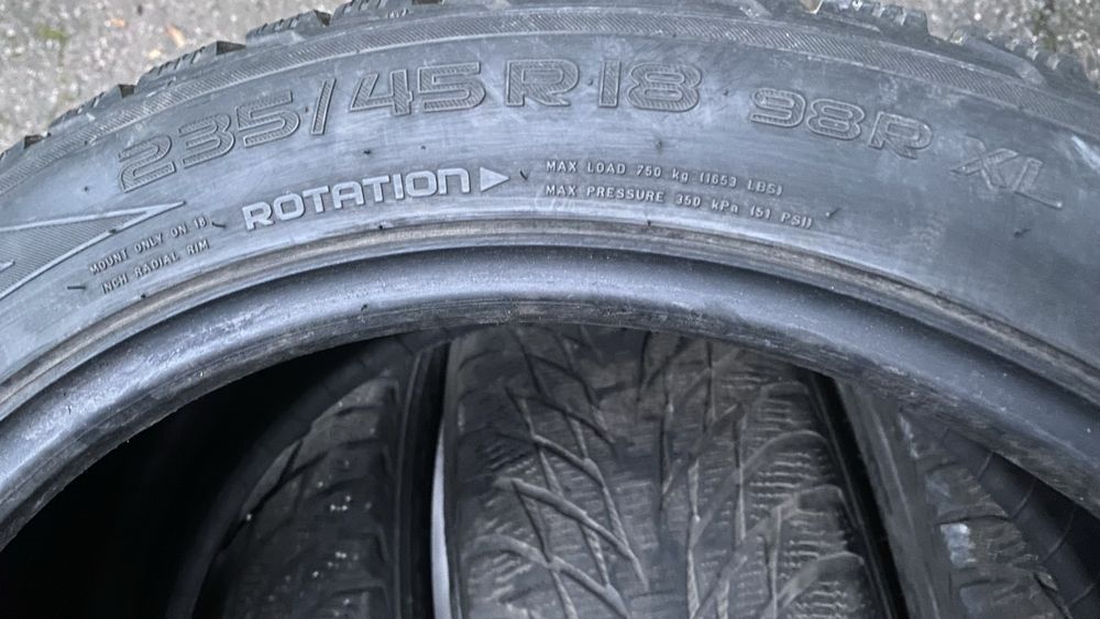 Шини зимові Nokian Hakkapeliitta R2 235/45R18