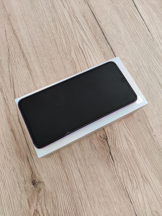 Xiaomi Mi 9 lavender violet 6/128 gb stan bardzo dobry