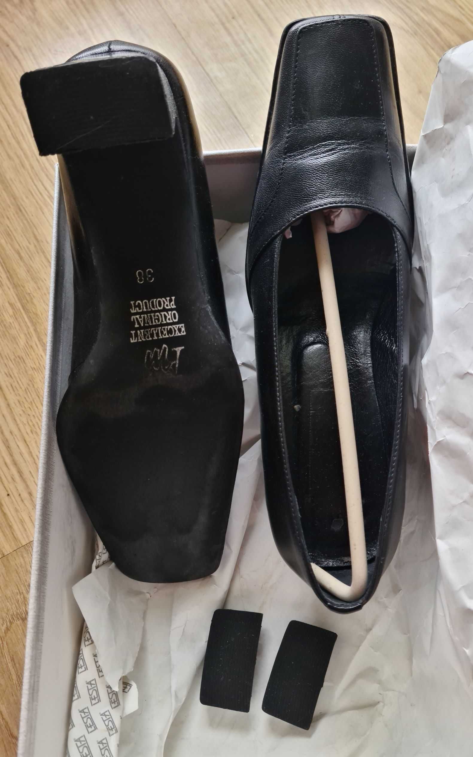 Czarne skórzane buty damskie na wiosnę, rozmiar 38