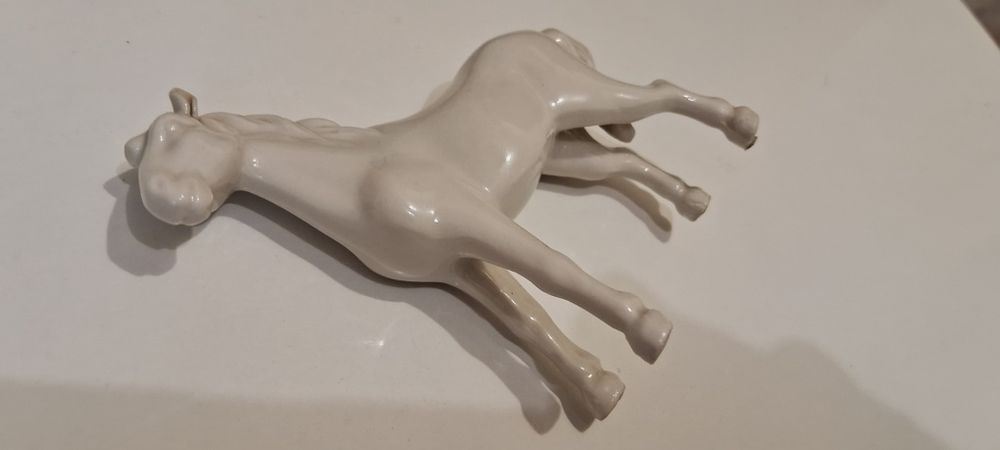 Статуэтка конь лошадь
