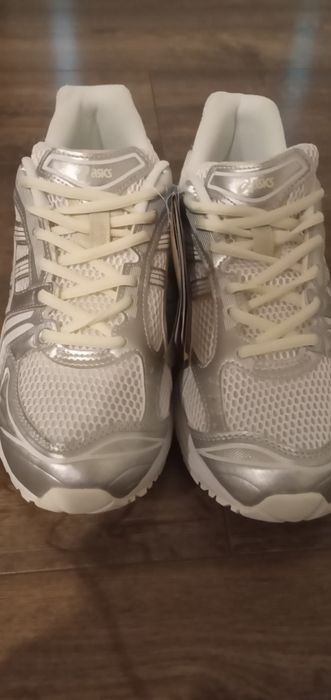 asics gel белого цвета