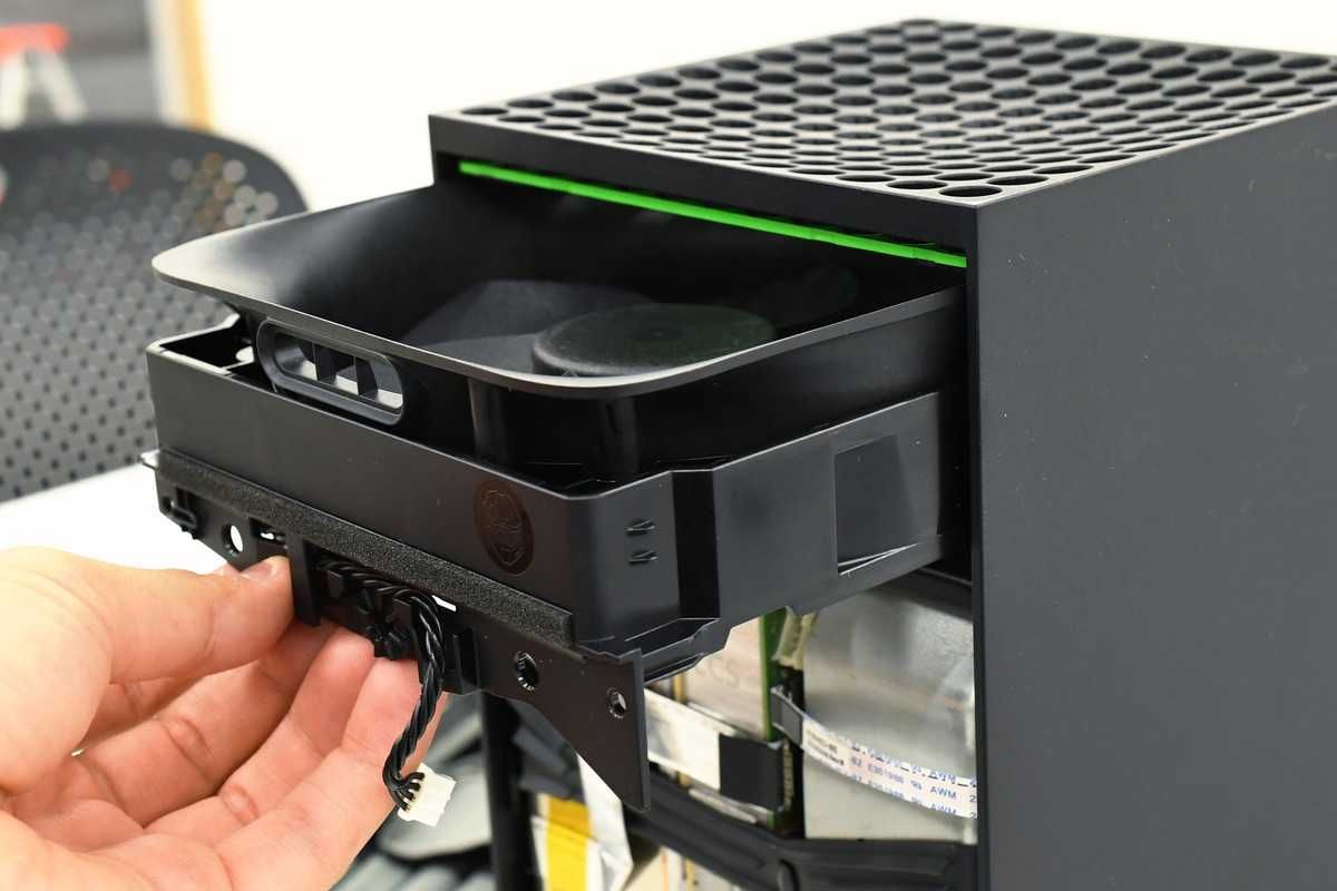 Ремонт ігрових приставок, консолей PS4, PS5, Xbox, Nintendo Switch