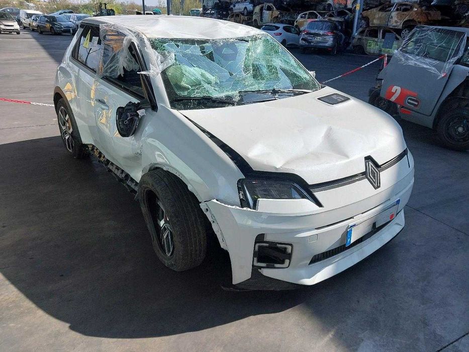 Renault 5 eléctrico para peças (apenas 1500km)
