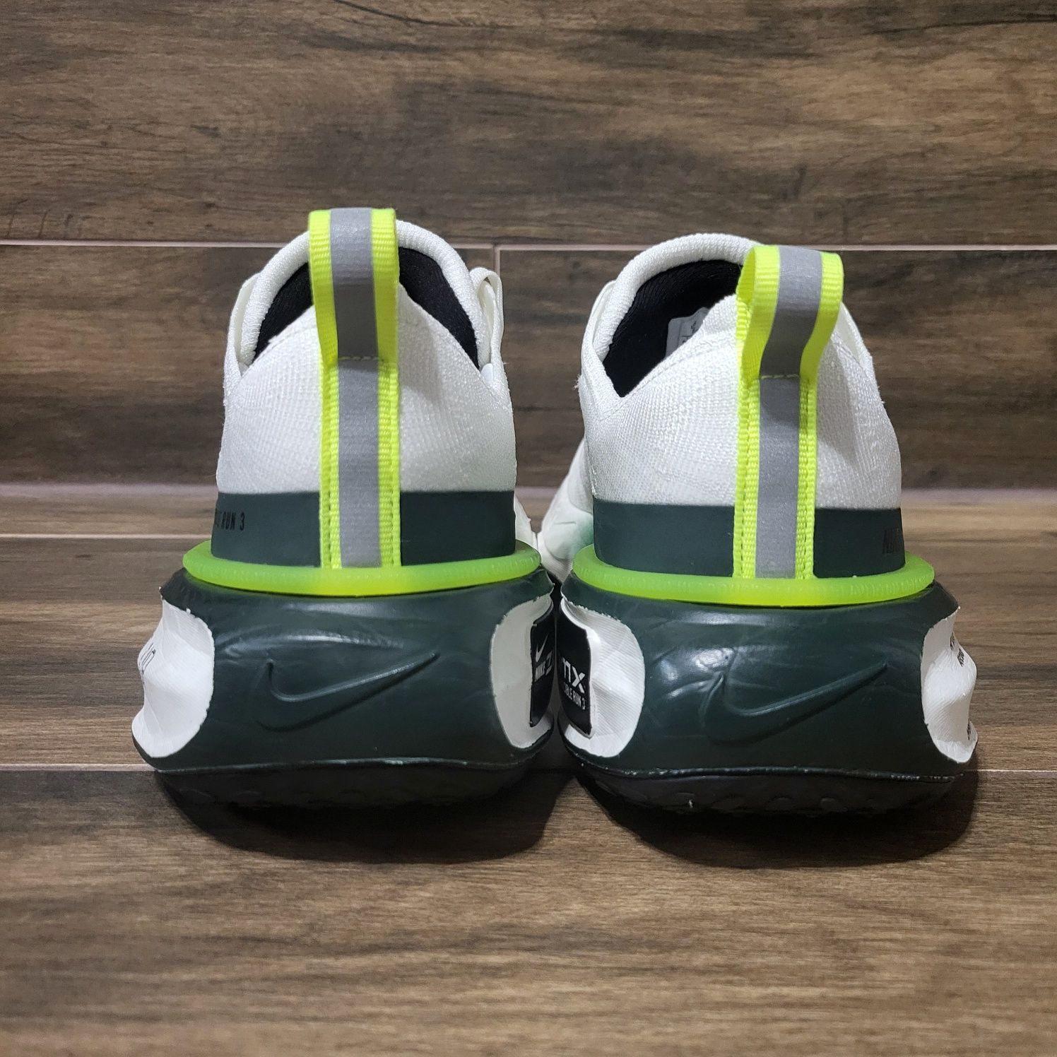 Оригінальні кросівки Nike Zoomx Invicible 3