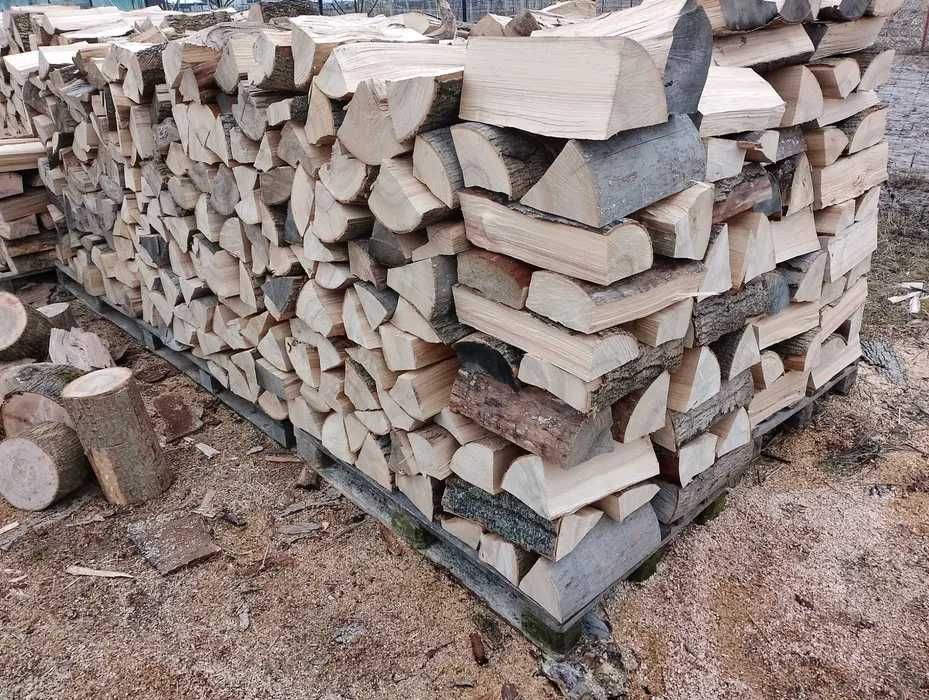 Sezonowane drewno kominkowe i opałowe, połupane