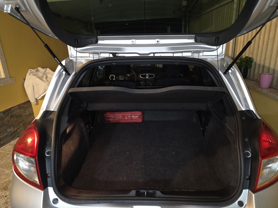 Renault clio comercial 2012