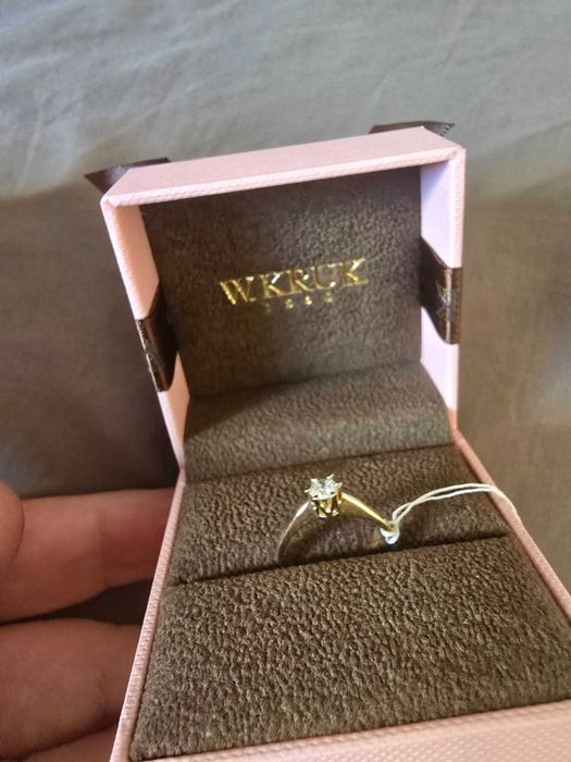 Pierścionek zaręczynowy złoty jedyny W. Kruk. Rozmiar 12. 0,25ct.