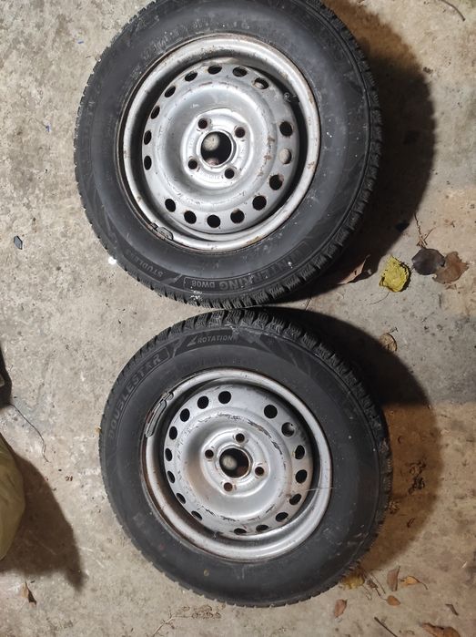 Продам 2 колеса в соборі.Резина і сезону не пройшла.