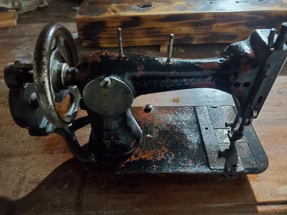 Maquina costura antiga