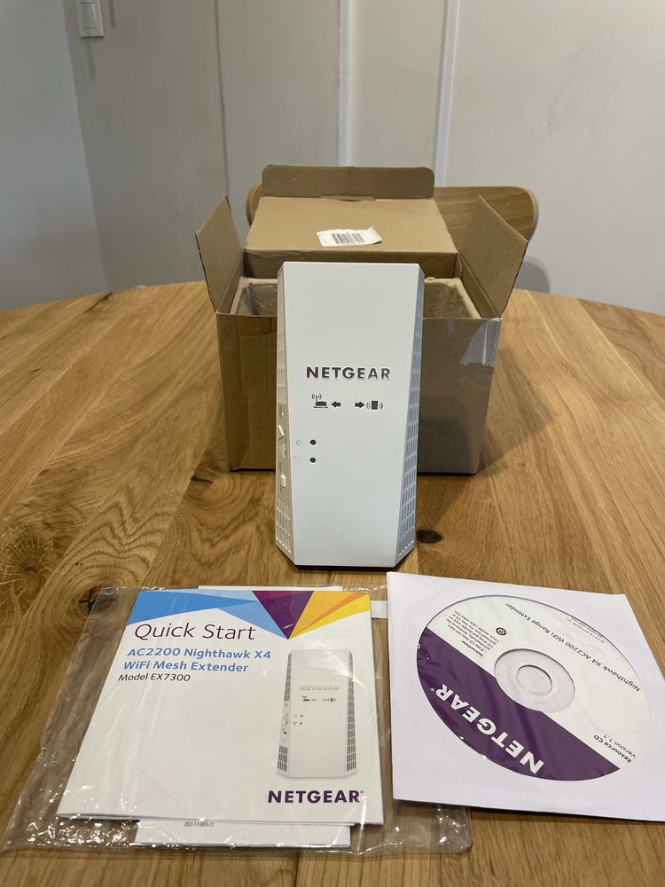 Dwuzakresowy wzmacniecz WiFi Netgear EX7300