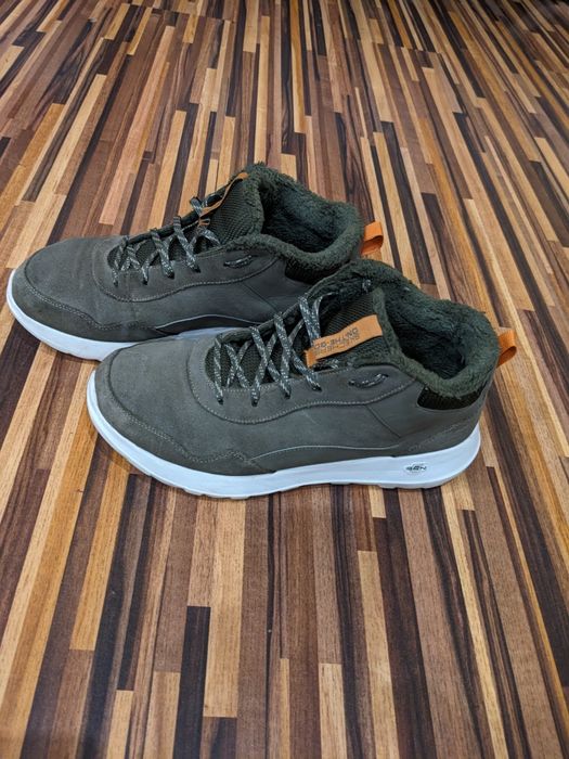 Продам  красовки SKECHERS.