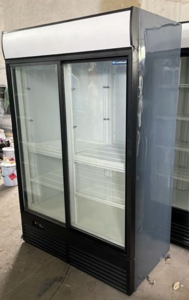 Продам торговий холодильник