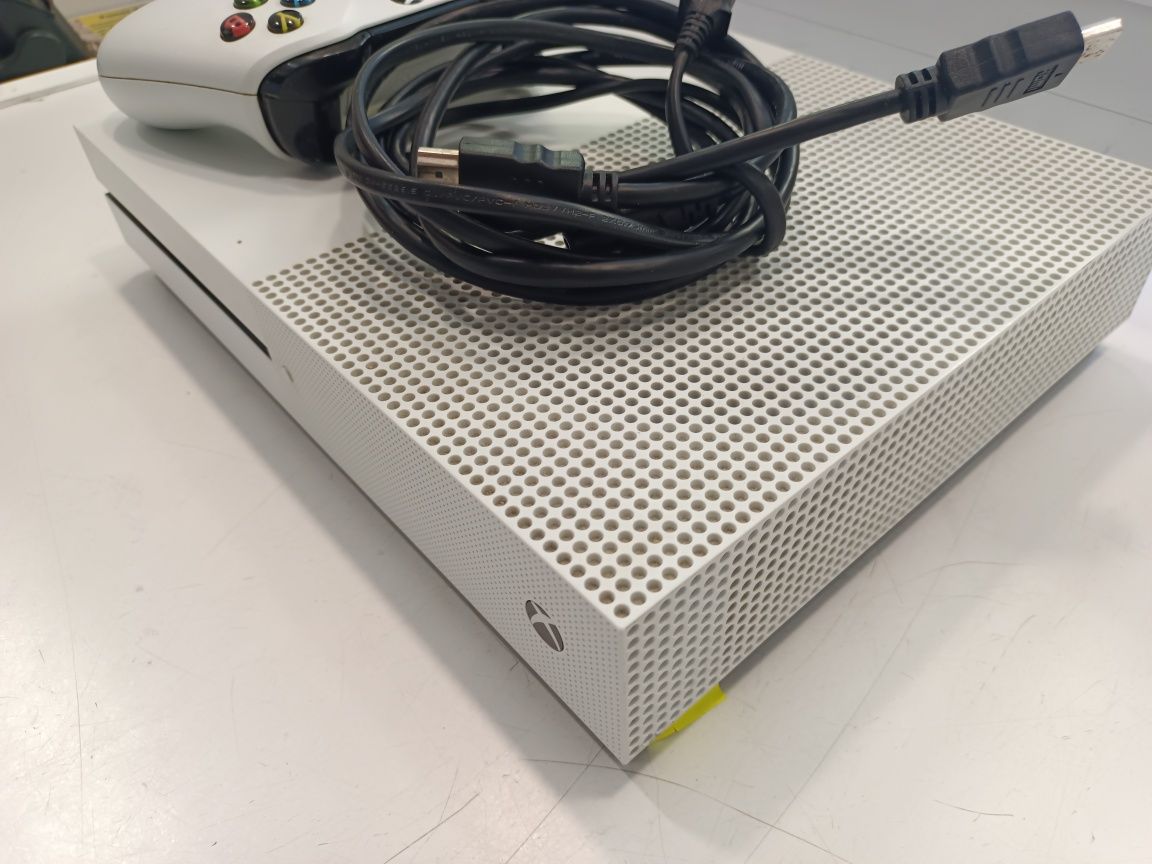 Konsola Xbox One S+Pad Dysk 1TB + Kable Komis Madej Sc