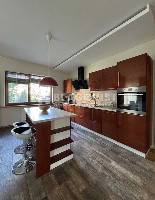 Продаж 2пов. будинку 220м2 , Хотів