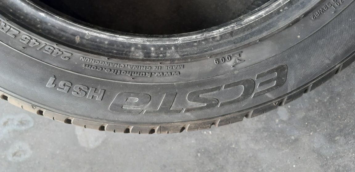 Opony 245/45ZR17 95W Kumho ECSTA HS51 (kpl)