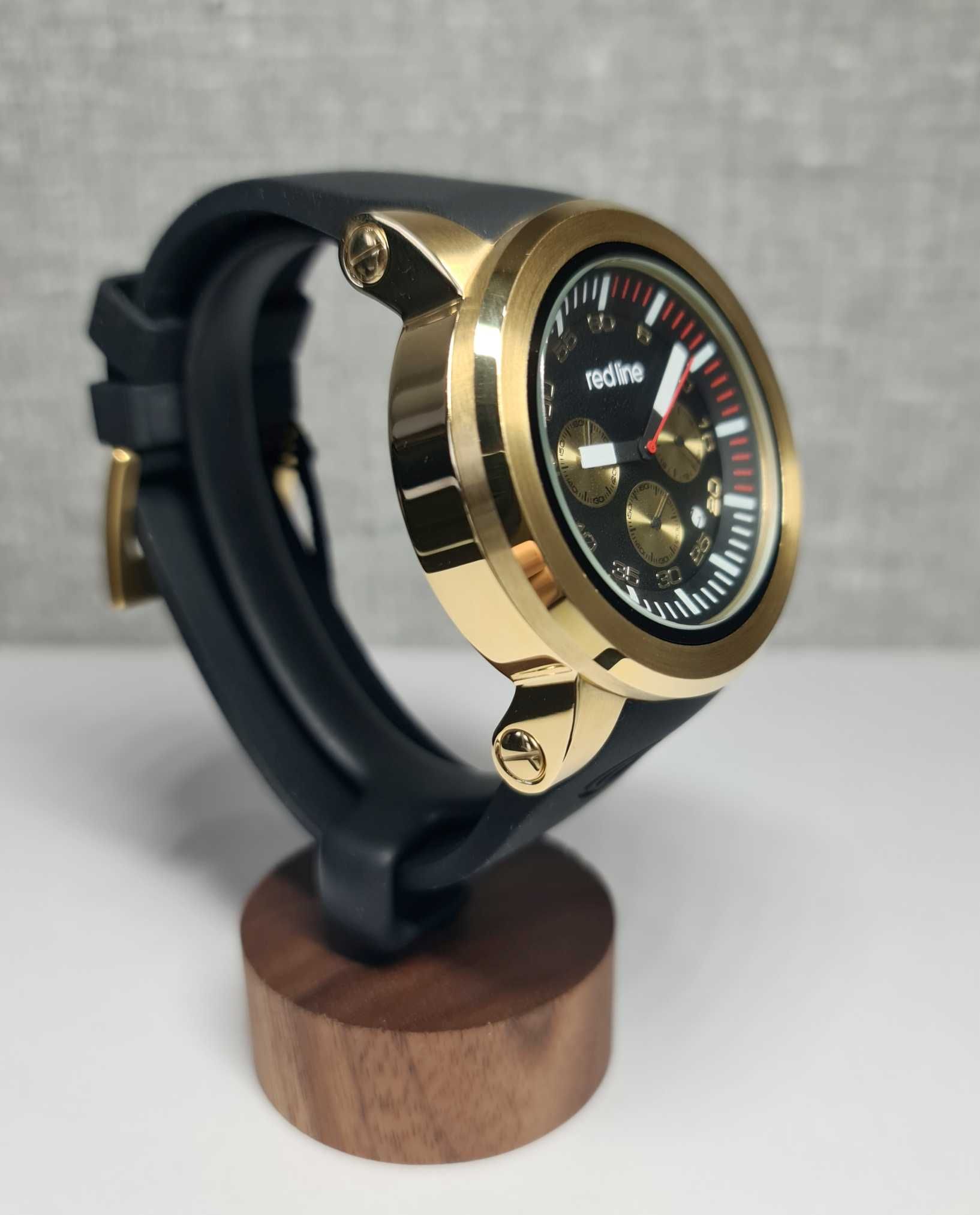 Чоловічий годинник Red Line RL-50050 Chronograph 100m 50mm Gold/Black