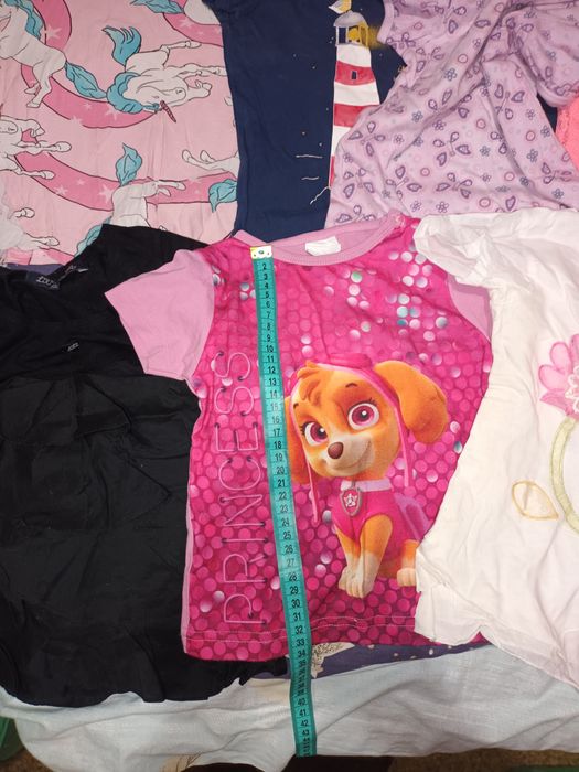 Футболки для девочки.. пакет вещей. Всё за 200 ГРн .