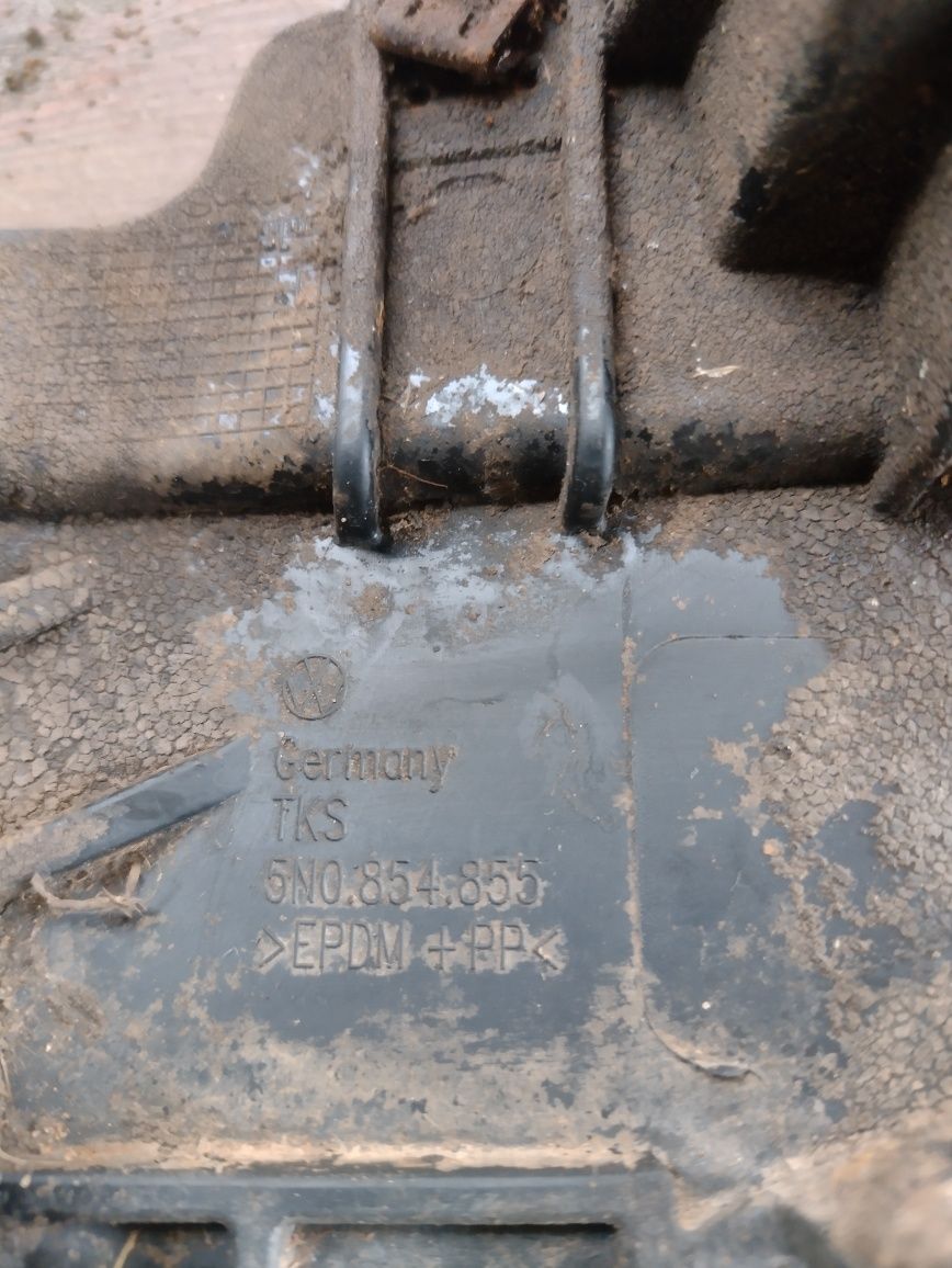 Chlapacz tylny lewy volkswagen