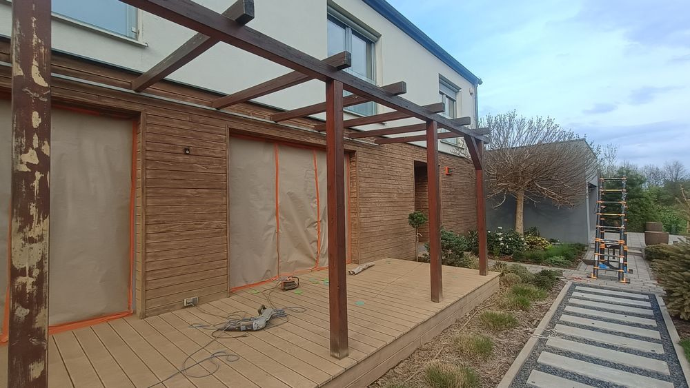 Czyszczenie i Renowacja Tarasów Drewnianych. Przygotuj się na Zimę!