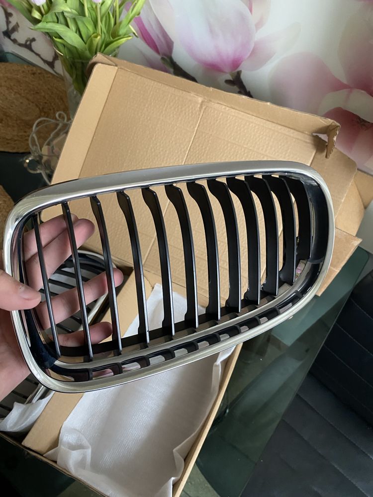 Grill nerka orginalna BMW e90 LCI polift chrom/czarna