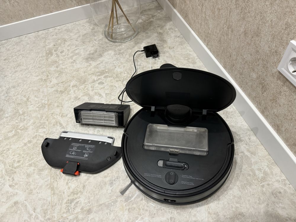 Робот-пылесос Xiaomi Mi Robot Vacuum-Mop 2 Pro Black