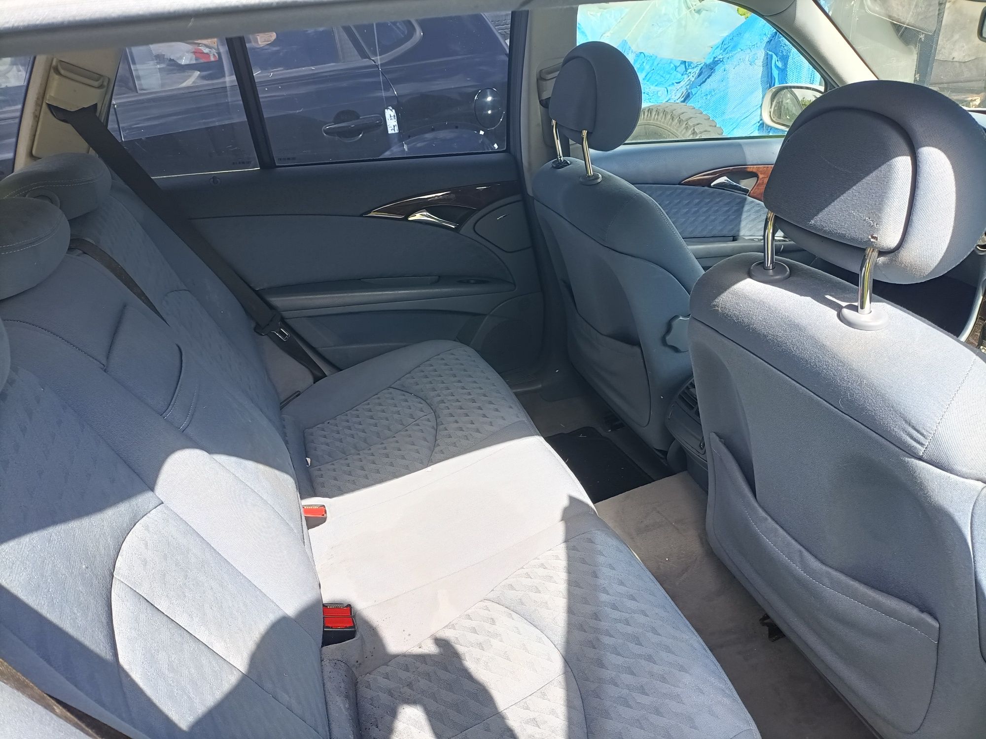Mercedes  Benz W 211 w całości na części