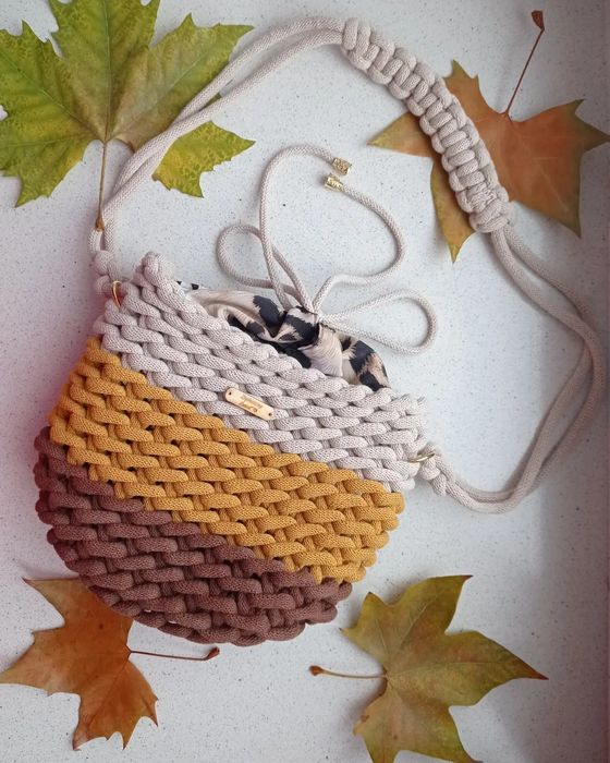 Piękna i oryginalna torebka worek ze sznurka (od ręki)