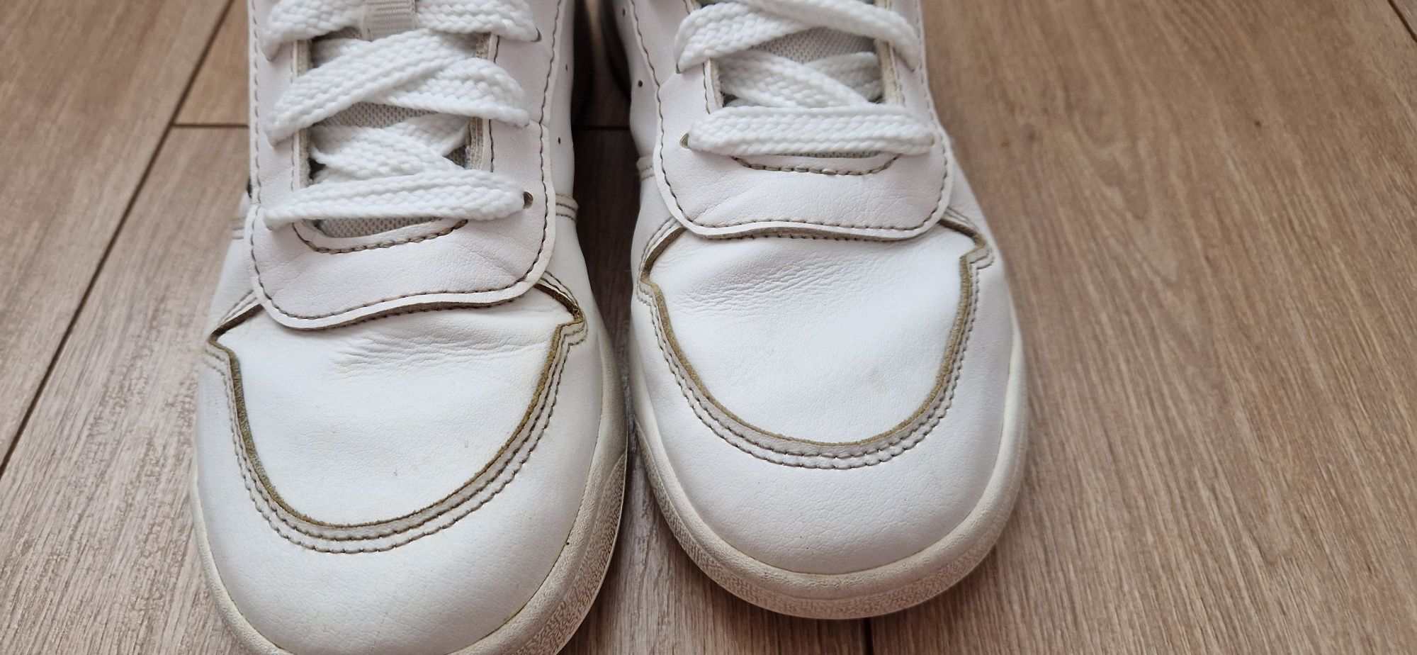 Buty sportowe adidas 36, białe adidasy chłopięce