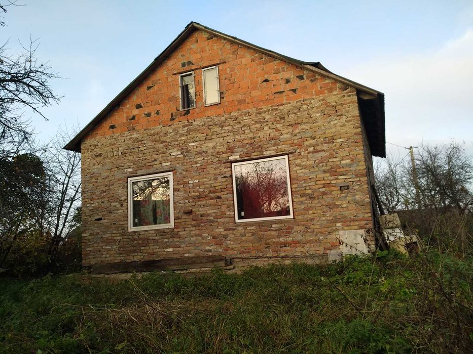Будинок на кордоні з Польщею центр села 57 сот. землі