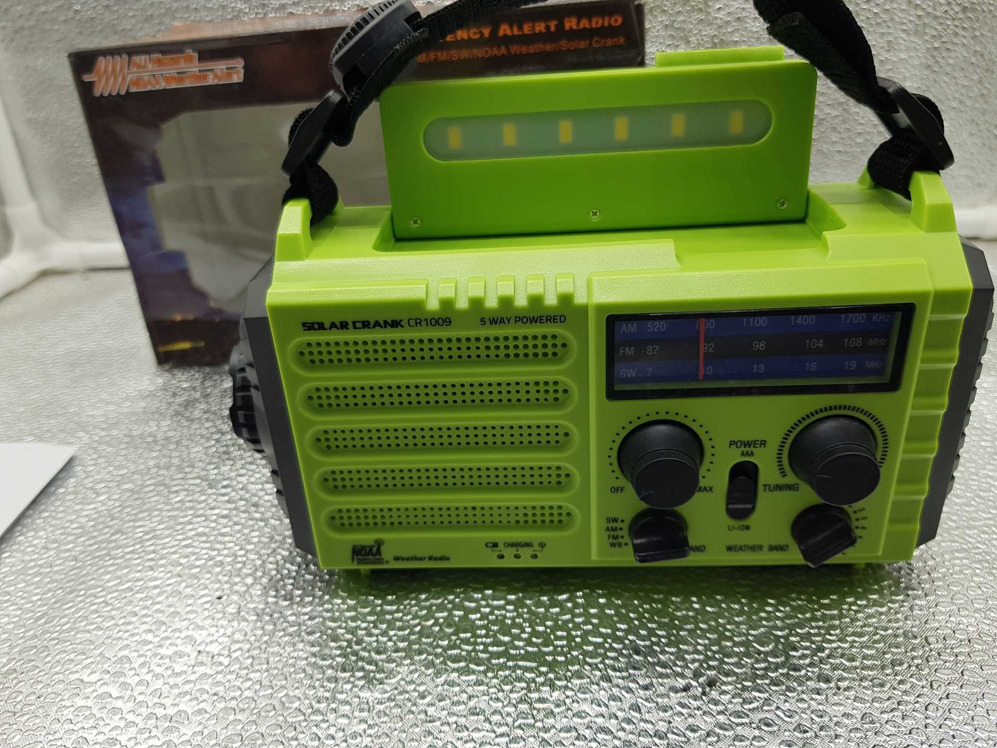 Radio solarne CR1009