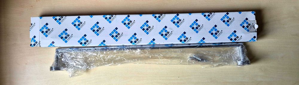 Conjunto de dois Toalheiros e um Porta Rolos Cromados marca Faseal