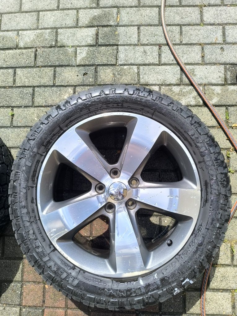 Jeep Grand Cherokee WK2 felgi + opony caloroczne