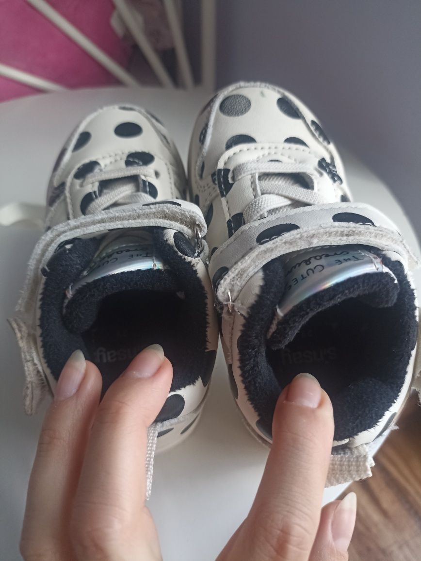 Sneakersy ocieplane 23 sinsay