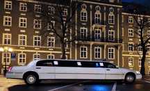 Nowoczesna doinwestowana limuzyna biznes inwestycja lincoln town car