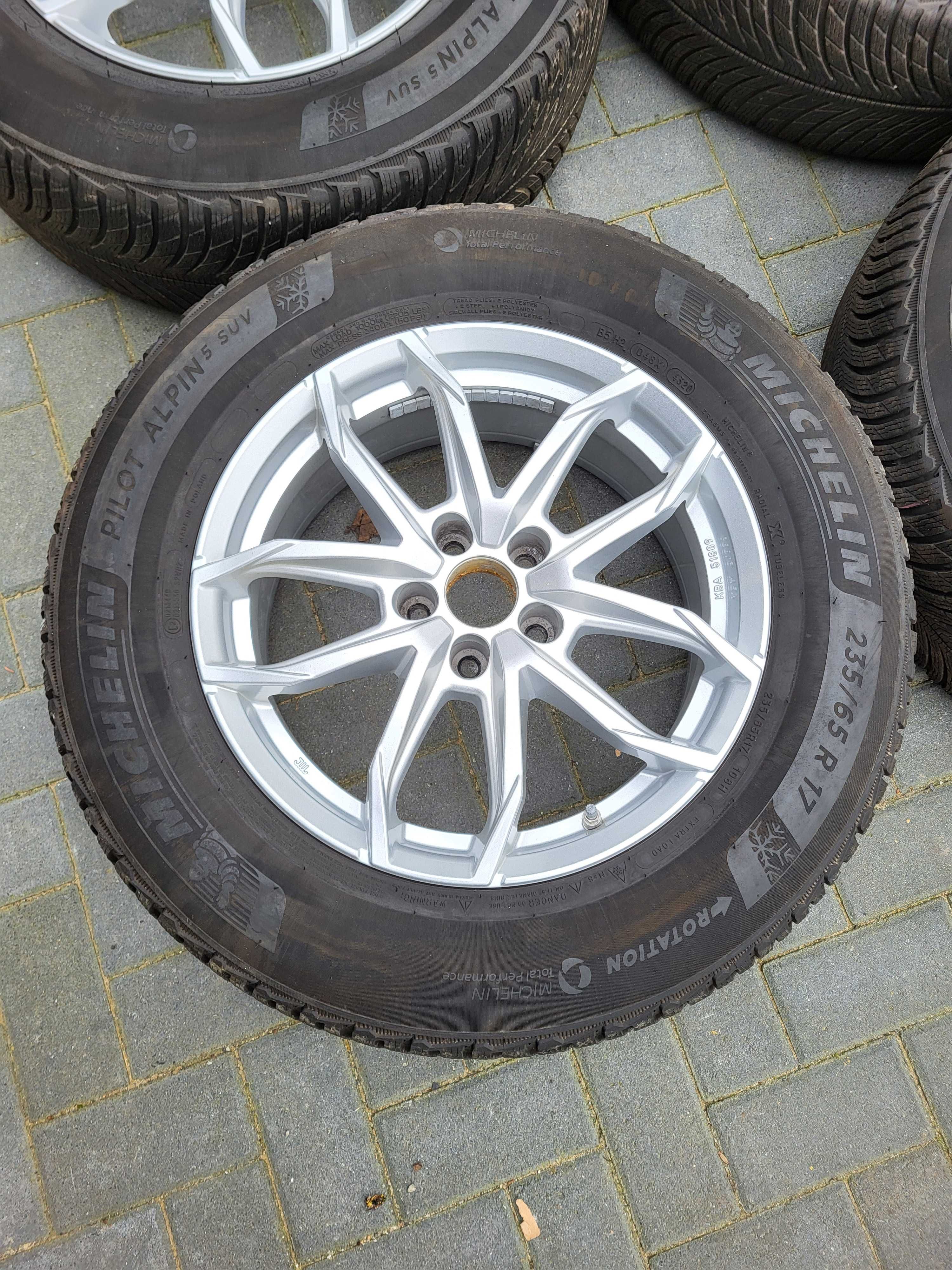 K197 Koła zimowe 17 Cali 5x110 +235/65/17 Alfa Romeo Stelvio Michelin