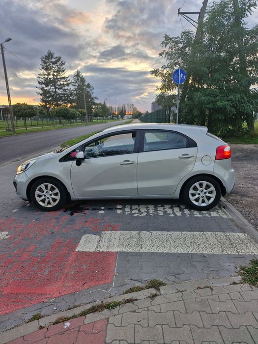 Sprzedam KIA RIO Niski Przebieg!!!
