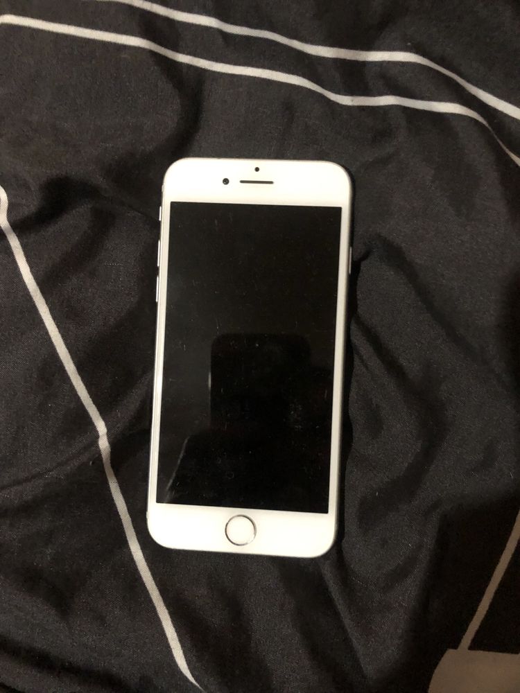 Продам iPhone 7 32gb