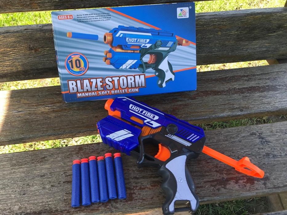 Игрушечный пистолет Blaze Storm с мягкими патронами.