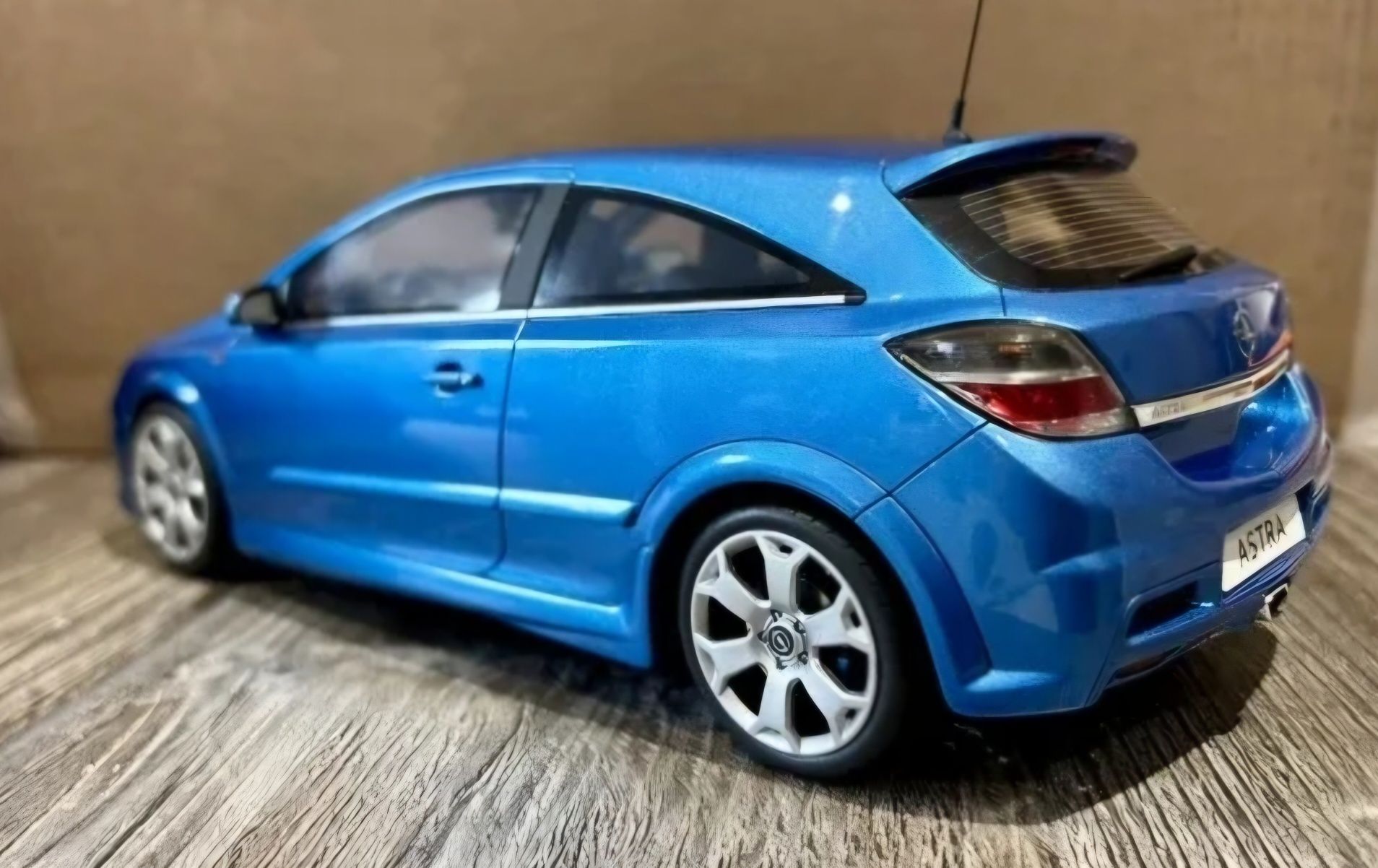 Miniatura Ottomobile Astra H Opc