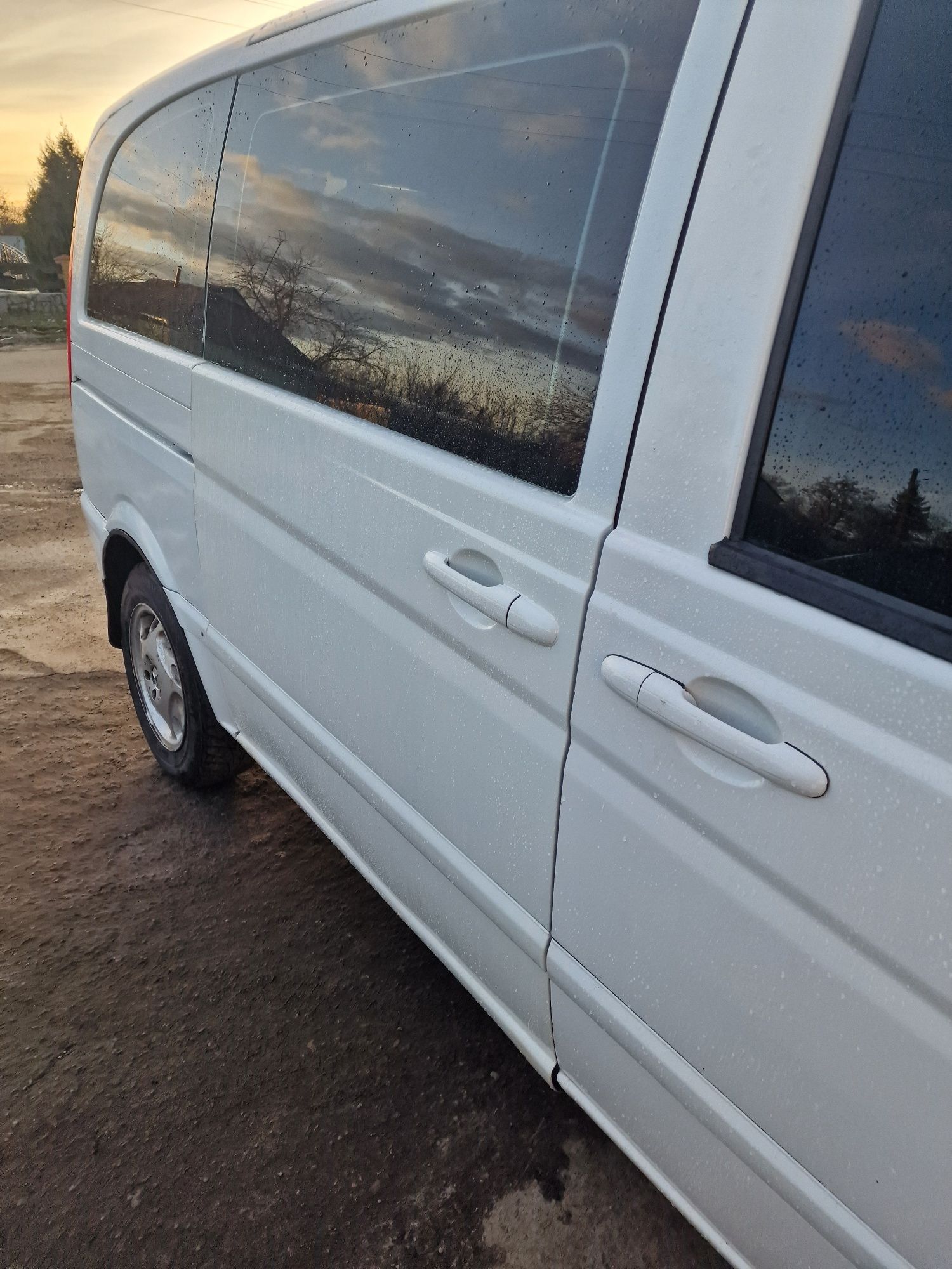 Mercedes Vito 639 пассажир (коротка база)