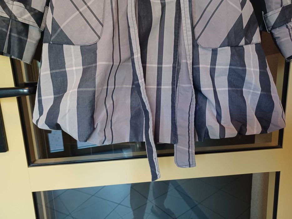 Płaszcz wczesnojesienny/wiosenny marki Betty Jackson rozmiar S/M.