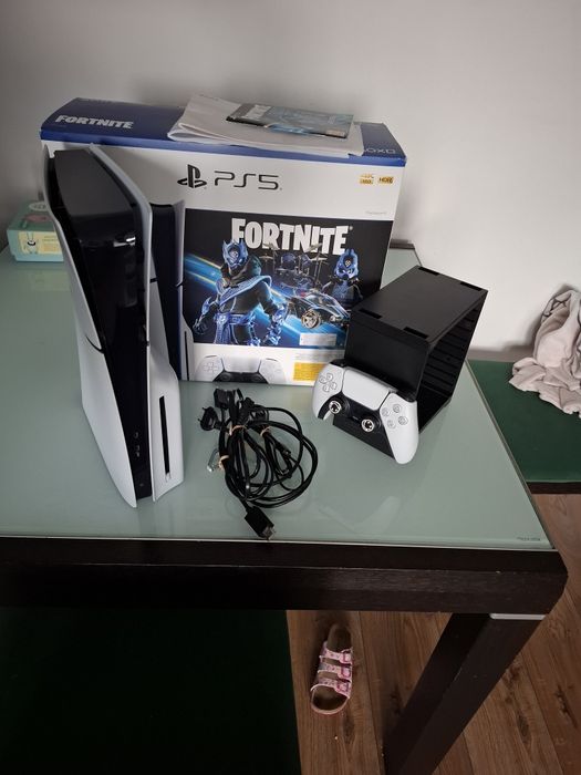 Ps5 slim 1TB z napędem Gwarancja  2027